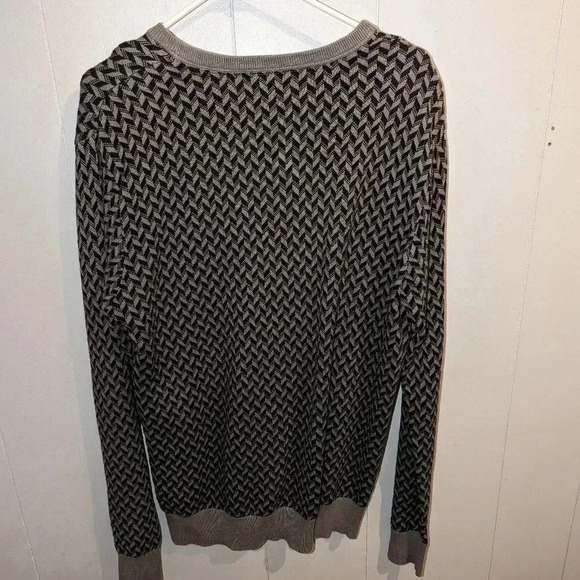 DC Unisex Sweater Size L - Picture 2 of 3